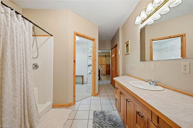 605 Valley View Drive, Purlear, NC 28665