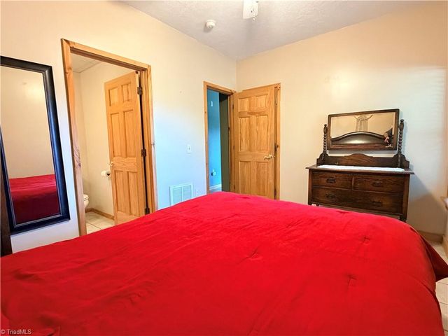 605 Valley View Drive, Purlear, NC 28665