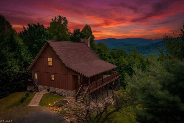 605 Valley View Drive, Purlear, NC 28665