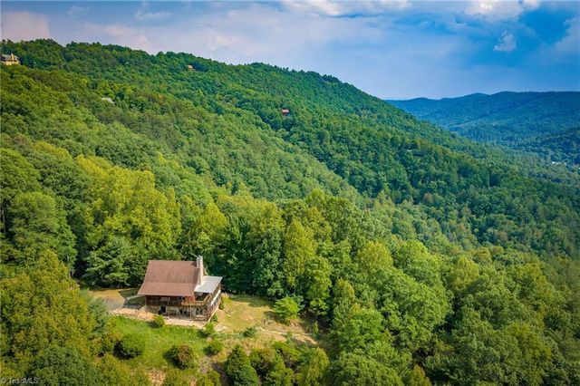 605 Valley View Drive, Purlear, NC 28665
