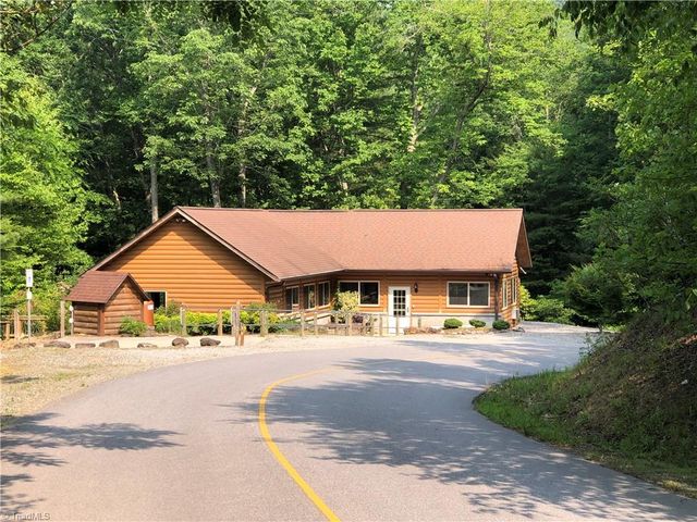 605 Valley View Drive, Purlear, NC 28665