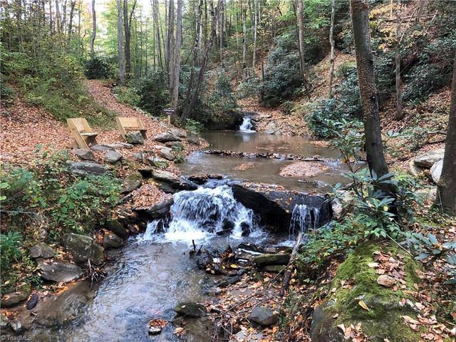 605 Valley View Drive, Purlear, NC 28665