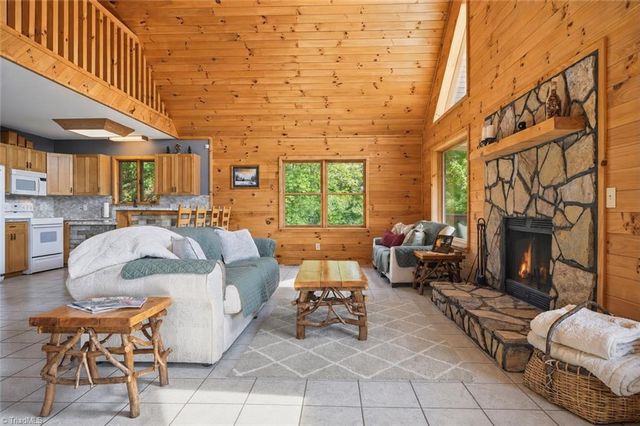 605 Valley View Drive, Purlear, NC 28665