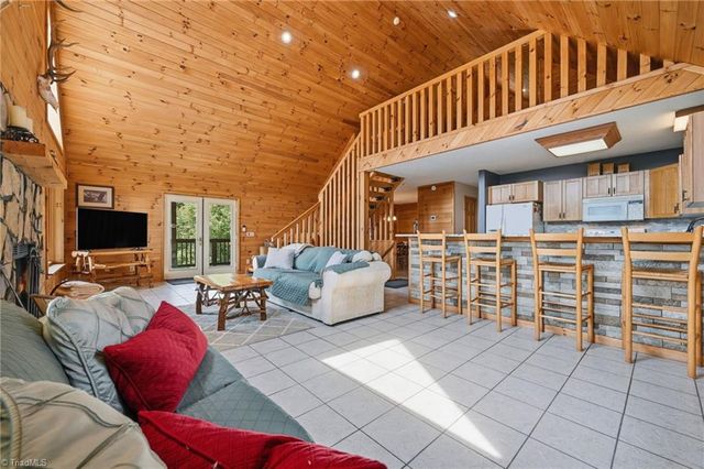 605 Valley View Drive, Purlear, NC 28665