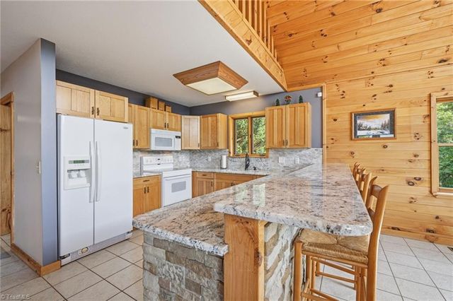 605 Valley View Drive, Purlear, NC 28665