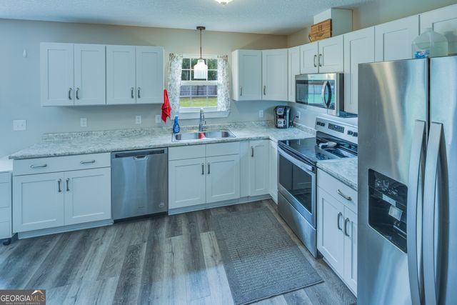 111 Jenny Court, Folkston, GA 31537