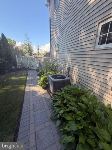 316 REDWOOD AVE, Woodbury Heights, NJ 08097