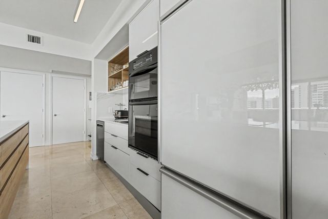 1830 S Ocean Drive 1402, Hallandale Beach, FL 33009