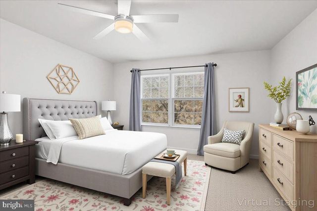 10 LENOX CT, Mechanicsburg, PA 17050