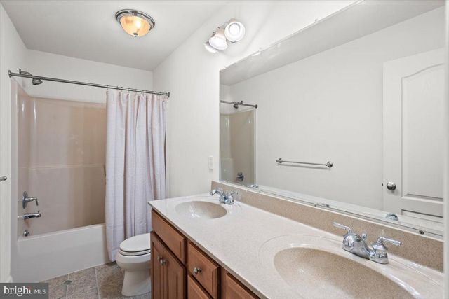 10 LENOX CT, Mechanicsburg, PA 17050