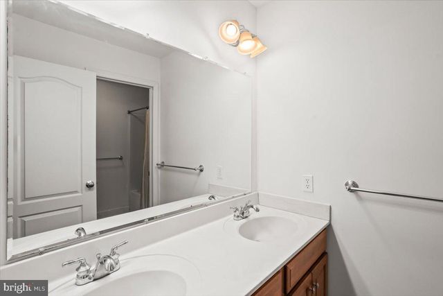 10 LENOX CT, Mechanicsburg, PA 17050