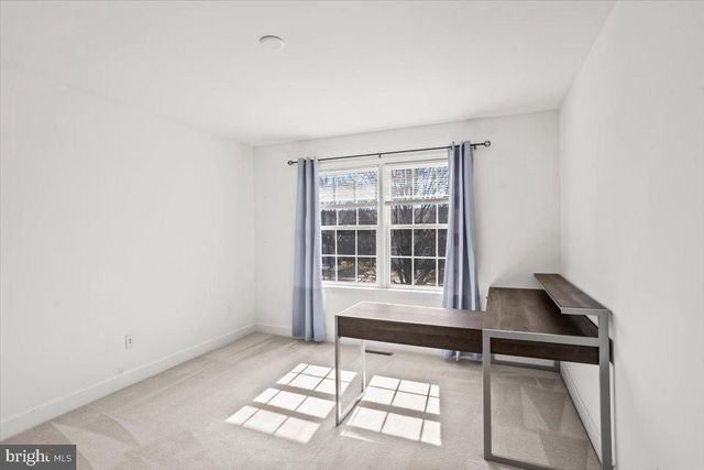 10 LENOX CT, Mechanicsburg, PA 17050