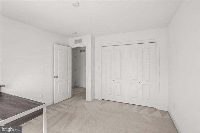 10 LENOX CT, Mechanicsburg, PA 17050