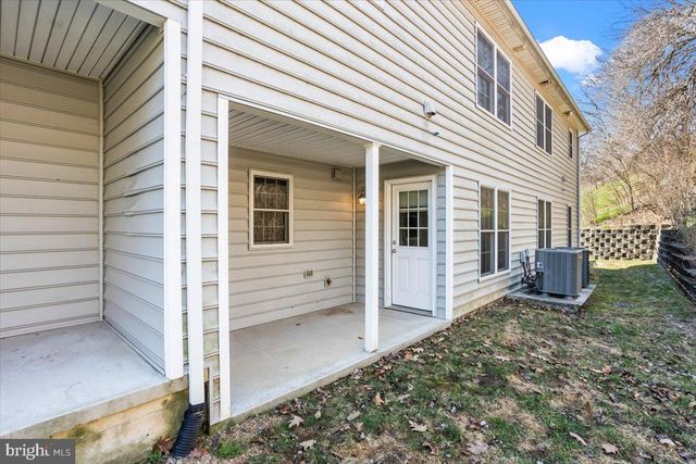 10 LENOX CT, Mechanicsburg, PA 17050