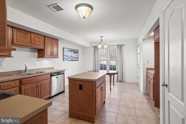 10 LENOX CT, Mechanicsburg, PA 17050