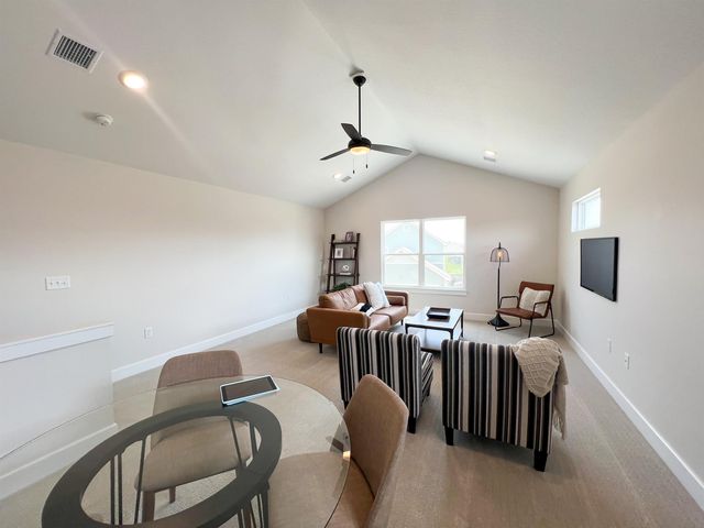 433 E Douglas Ave, Andover, KS 67002