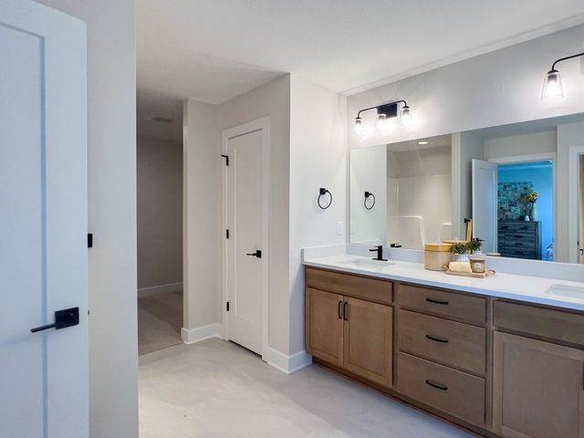 433 E Douglas Ave, Andover, KS 67002