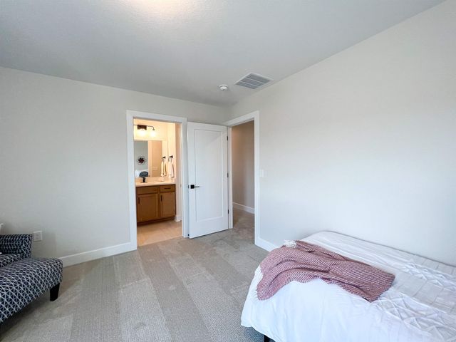 433 E Douglas Ave, Andover, KS 67002