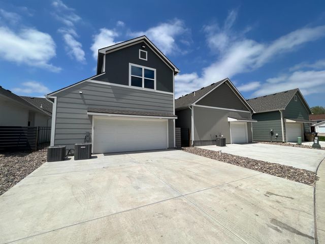 433 E Douglas Ave, Andover, KS 67002