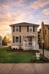 209 S Commonwealth Avenue, Aurora, IL 60506