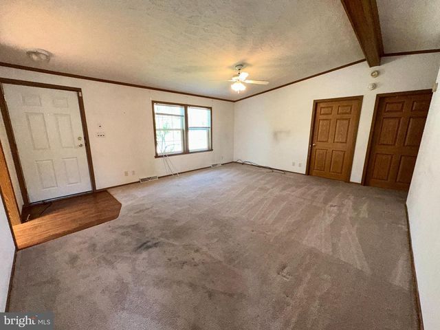 146 TULIP CIR, Ephrata, PA 17522