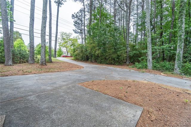 602 Brighton Drive, Lawrenceville, GA 30043