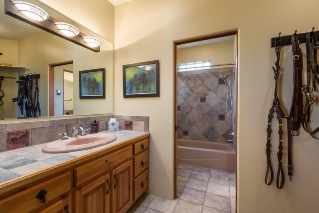 114 Veronica Court, Corrales, NM 87048