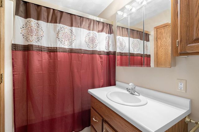307 14th Place NW, Austin, MN 55912