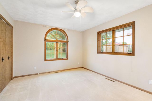 307 14th Place NW, Austin, MN 55912