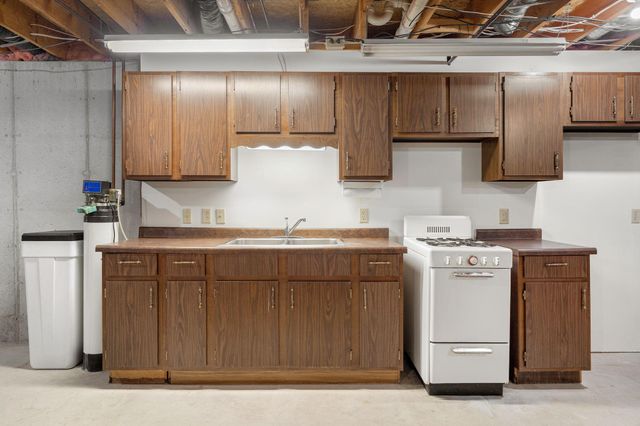 307 14th Place NW, Austin, MN 55912