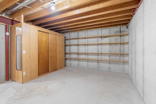 307 14th Place NW, Austin, MN 55912