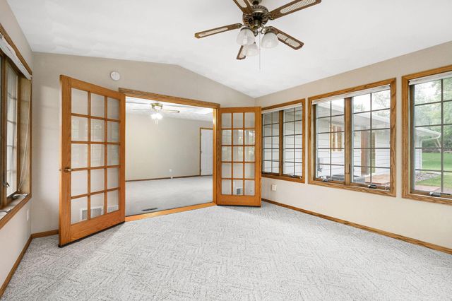 307 14th Place NW, Austin, MN 55912