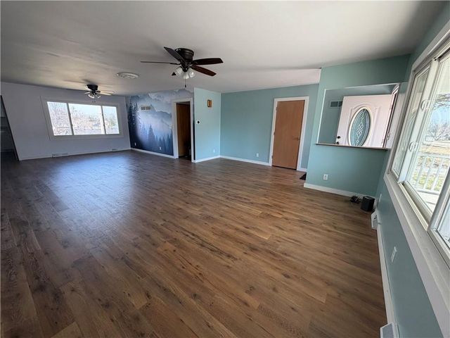 325 E 4th Street, Maryville, MO 64468