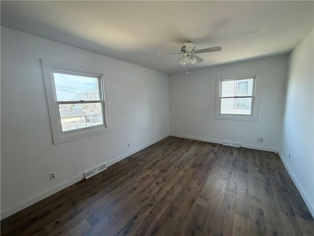 325 E 4th Street, Maryville, MO 64468