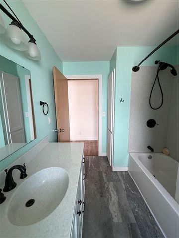 325 E 4th Street, Maryville, MO 64468