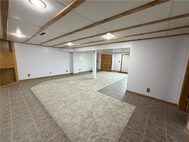 325 E 4th Street, Maryville, MO 64468