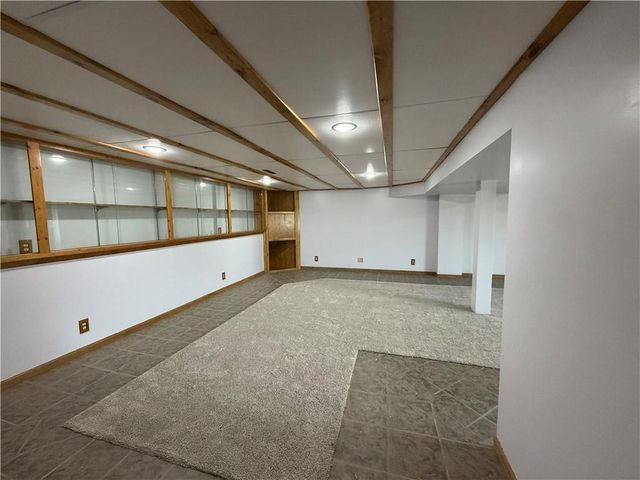 325 E 4th Street, Maryville, MO 64468