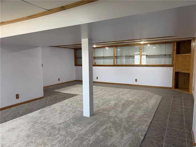 325 E 4th Street, Maryville, MO 64468