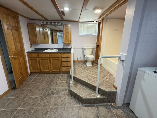 325 E 4th Street, Maryville, MO 64468