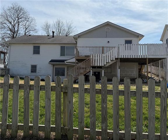 325 E 4th Street, Maryville, MO 64468