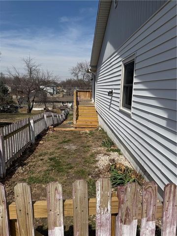 325 E 4th Street, Maryville, MO 64468