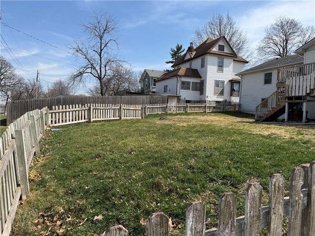 325 E 4th Street, Maryville, MO 64468