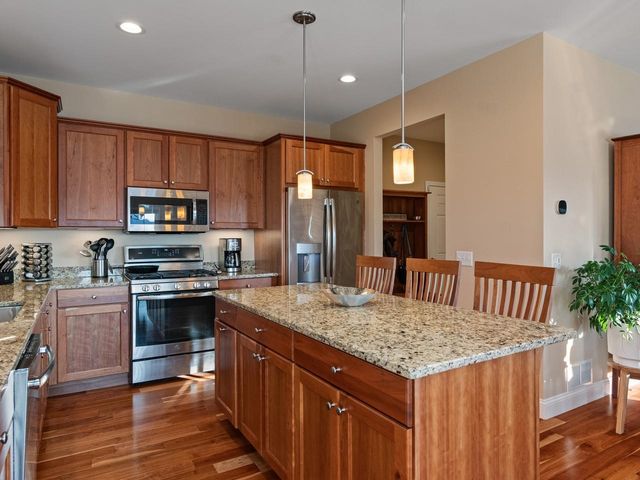 98 Sommerfield Avenue, South Burlington, VT 05403