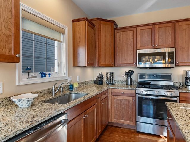 98 Sommerfield Avenue, South Burlington, VT 05403