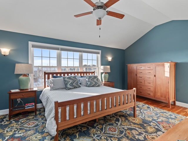 98 Sommerfield Avenue, South Burlington, VT 05403