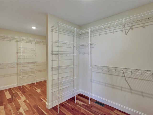 98 Sommerfield Avenue, South Burlington, VT 05403