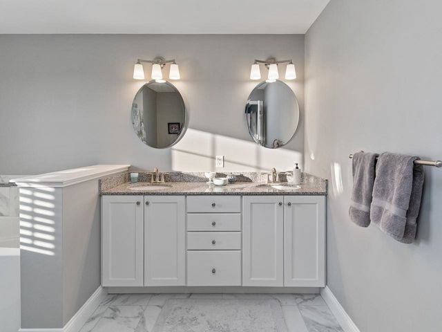 98 Sommerfield Avenue, South Burlington, VT 05403