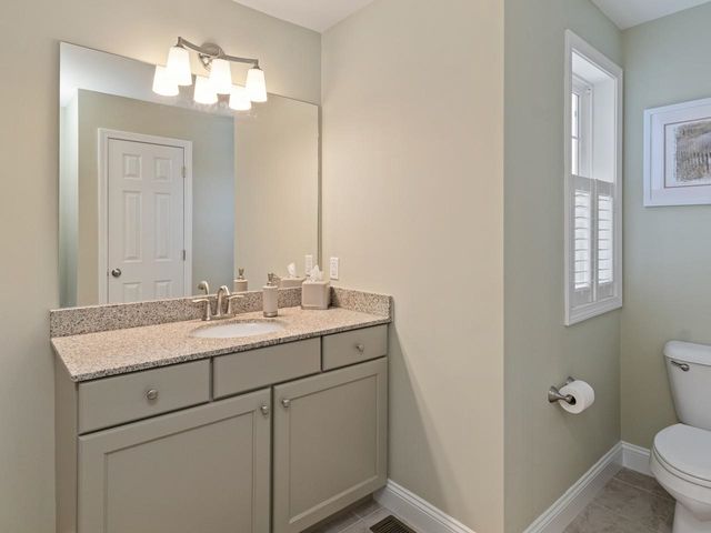 98 Sommerfield Avenue, South Burlington, VT 05403