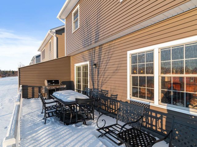 98 Sommerfield Avenue, South Burlington, VT 05403