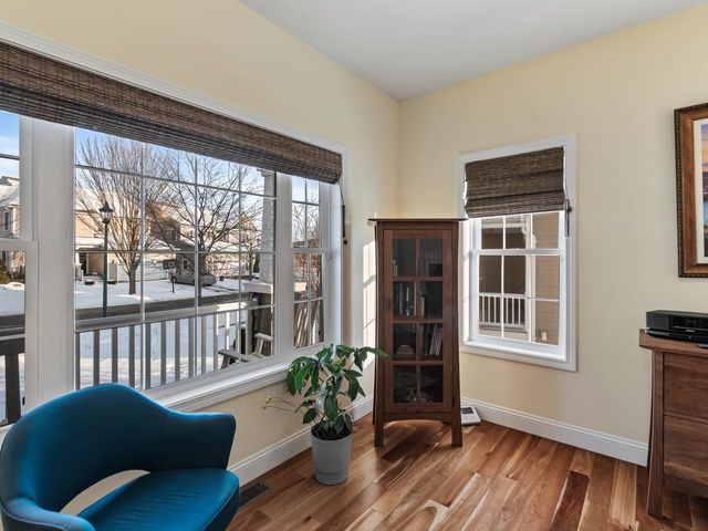 98 Sommerfield Avenue, South Burlington, VT 05403